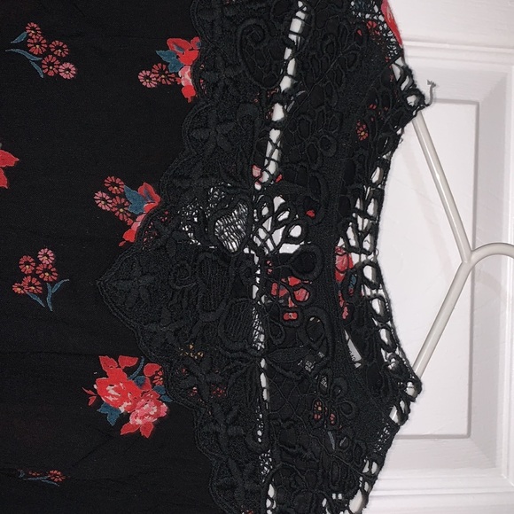 Floral blouse with bell sleeves. - Picture 3 of 3